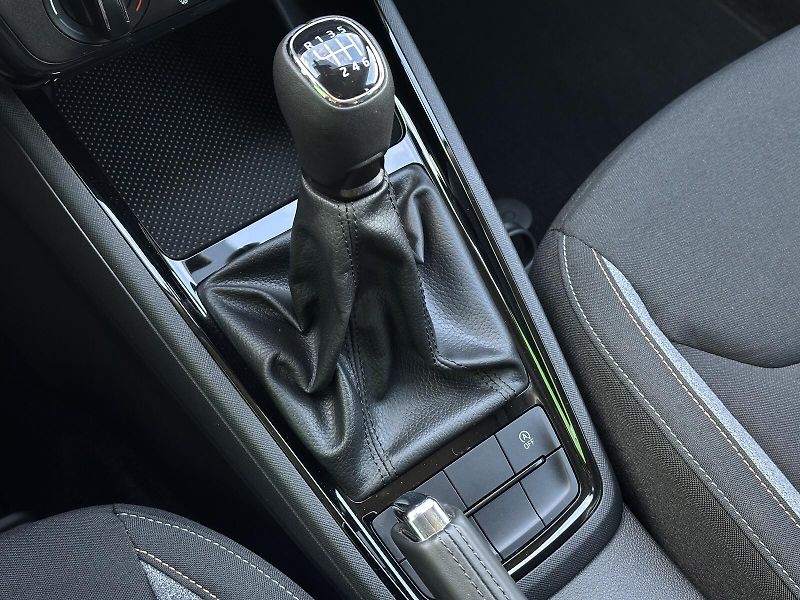 Škoda Scala 1.0TSi Selection 116PS KLIMA A - fotka 29 z 35
