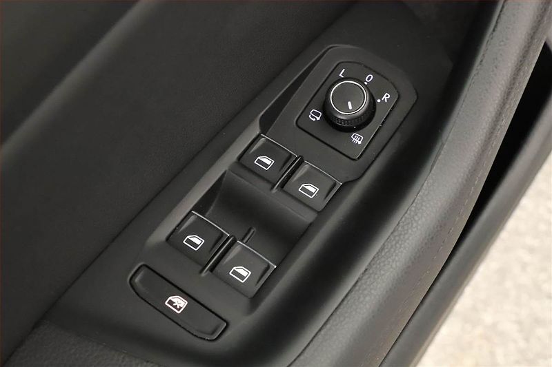 Volkswagen Passat (2016) 2.0 BiTDI, 4X4, Automat, Kůže - fotka 19 z 19