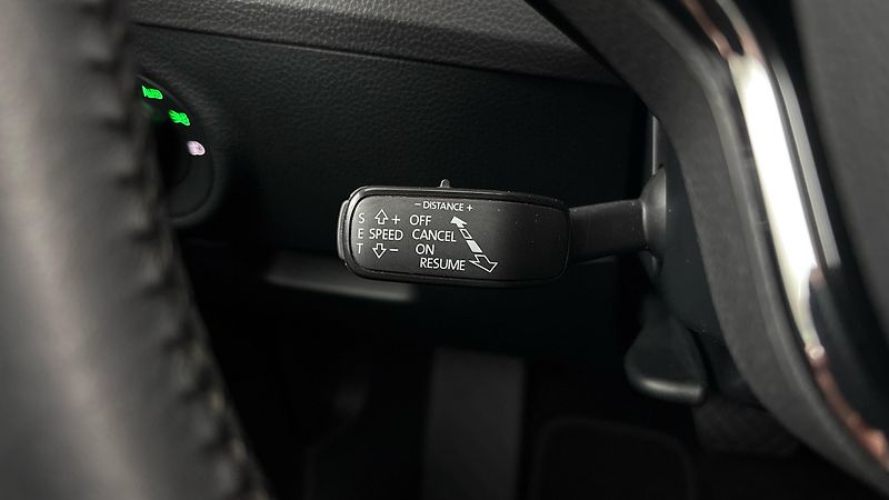 Škoda Superb 2.0 TDI DSG Style Combi - fotka 14 z 30