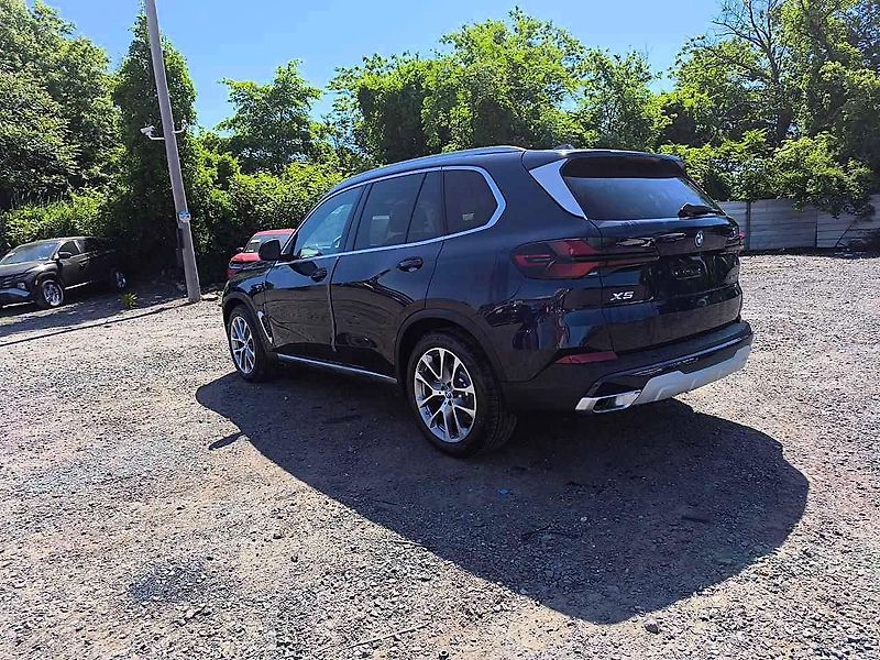 BMW X5 (2026) Auto na cestě - fotka 2 z 15
