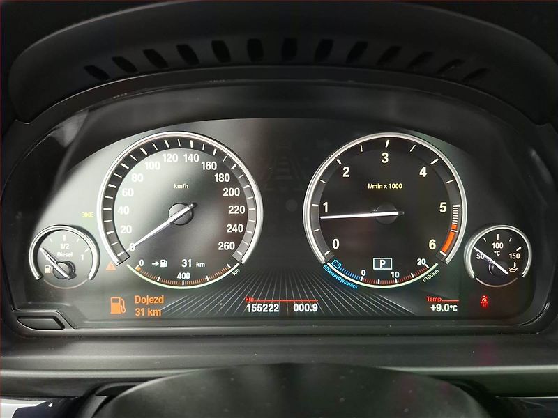 BMW Řada 5 (2015) 520d xDrive, 4X4, Automat - fotka 11 z 34