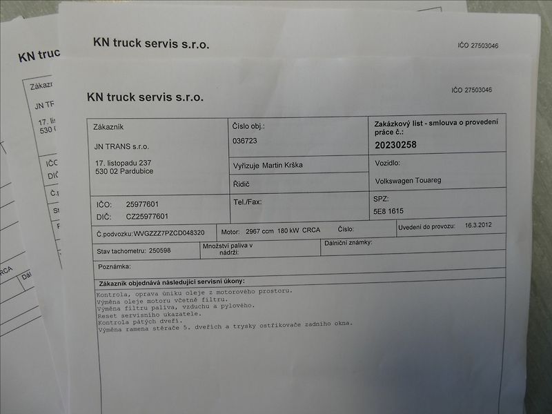 Volkswagen Touareg 3,0 TDi V6 180kW,2xkola,závěs - fotka 45 z 50