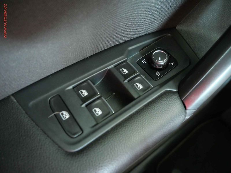 Volkswagen Tiguan (2019) 2.0TSi 4x4, Highline, DSG - fotka 14 z 21