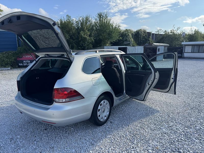 Volkswagen Golf Variant (2010) 1.4TSi,rezervace - fotka 9 z 41