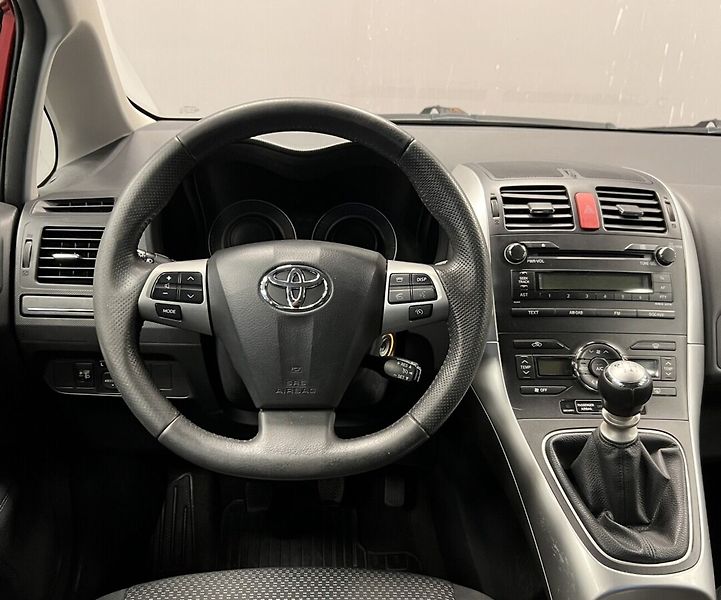 Toyota Auris 1,6 VVTi Luna - fotka 5 z 16
