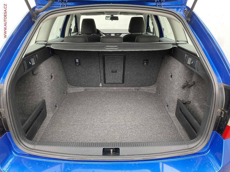 Škoda Octavia (2013) 1.6 TDi, ČR, Elegance, bixen - fotka 7 z 17