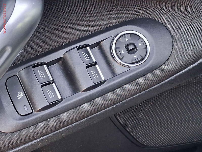 Ford S-MAX (2012) 2.0 TDCi, AC, park.čidla - fotka 11 z 15