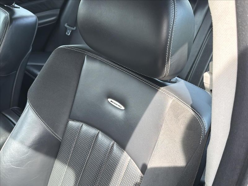 Mercedes-Benz Třídy C 5,5 V8 270 Kw C 55 AMG automat - fotka 13 z 33