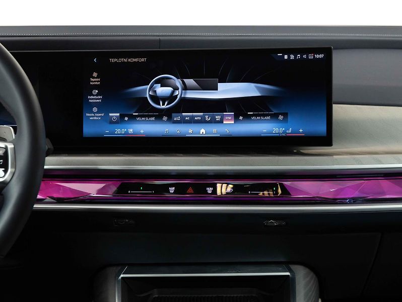 BMW Řada 7 740d xDrive Sedan - fotka 14 z 25