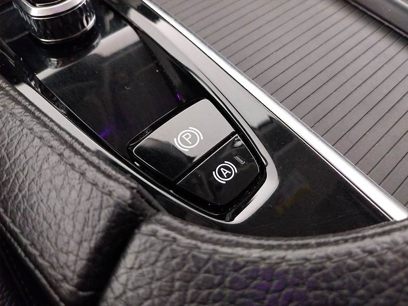 Volvo S90 (2017) D4, Automat, Kůže, Navi - fotka 18 z 22