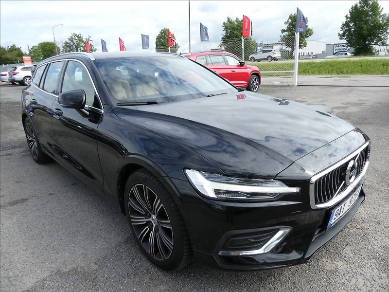 Volvo V60 2,0 D3 AWD Inscription,DPH,ČR - fotka 1 z 41