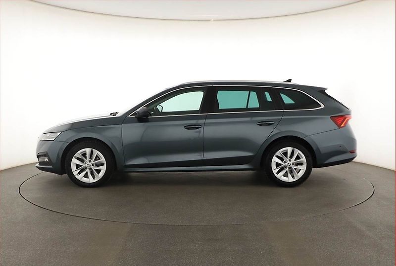Škoda Octavia (2021) Style 2.0 TDI, Automat, ČR - fotka 3 z 20