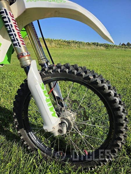 Kawasaki KX 450 F (2021) - fotka 5 z 11