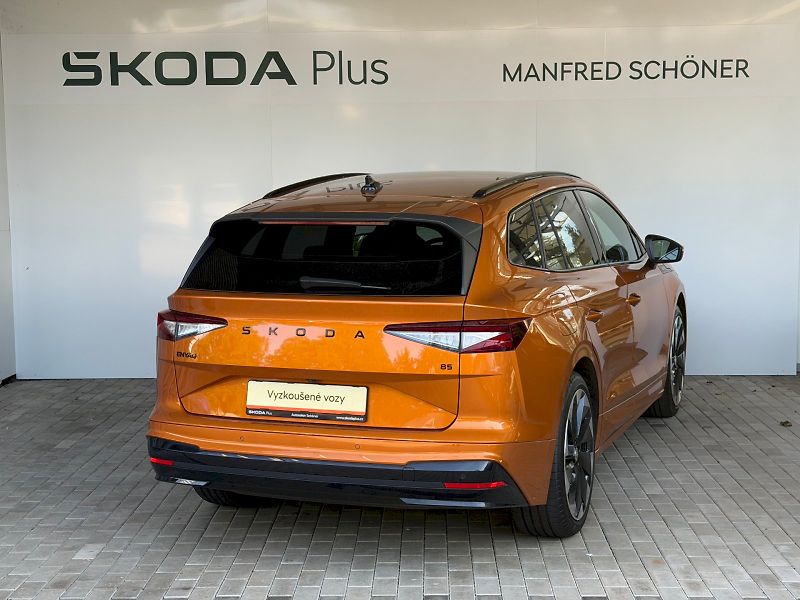 Škoda Enyaq (2024) Sportline 85 210 kW / 82 kWh - fotka 2 z 29