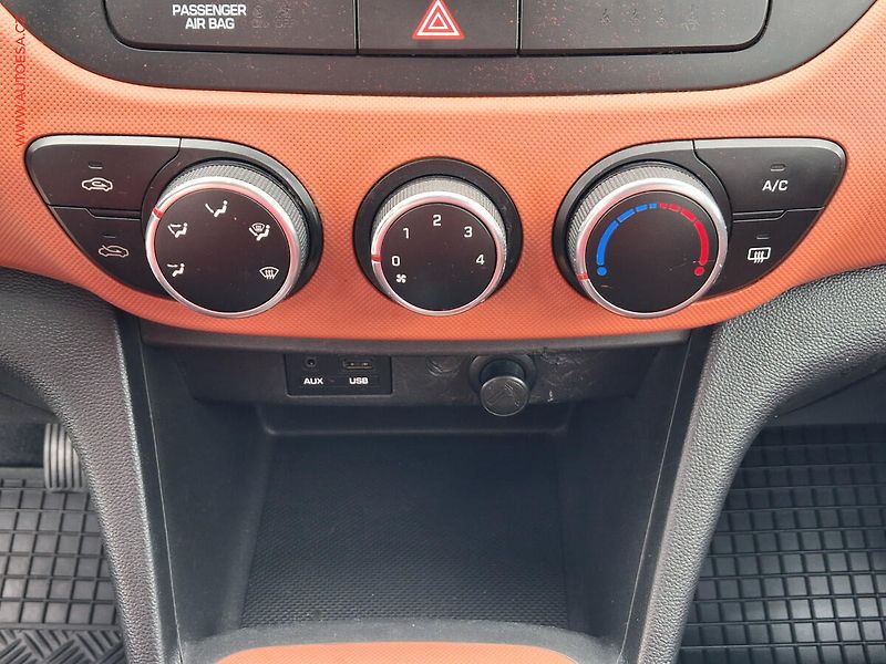 Hyundai i10 (2014) 1.0 i, ČR, AC, temp - fotka 13 z 15