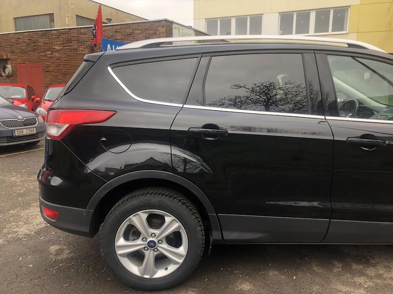 Ford Kuga (2015) 1,5 110kW 1.majitel pěkný stav - fotka 21 z 63