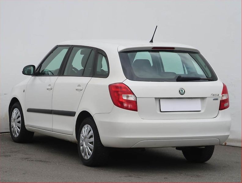 Škoda Fabia (2011) Ambition 1.2 TSI, Serv.kniha - fotka 4 z 15