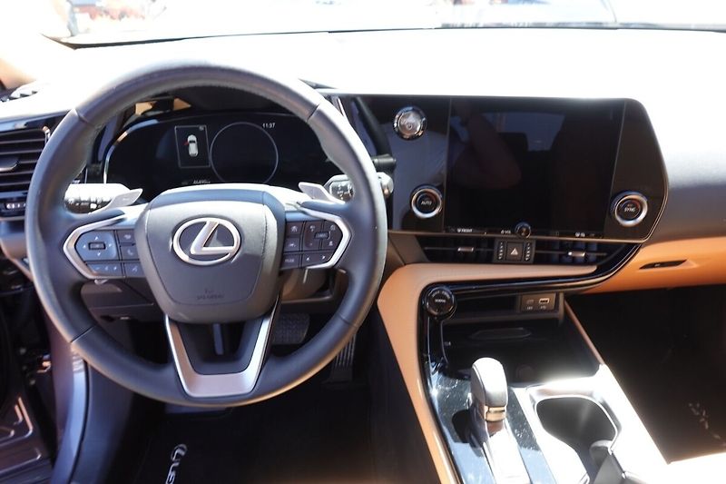 Lexus NX 350h NX350h Executive 4x4 - fotka 17 z 32