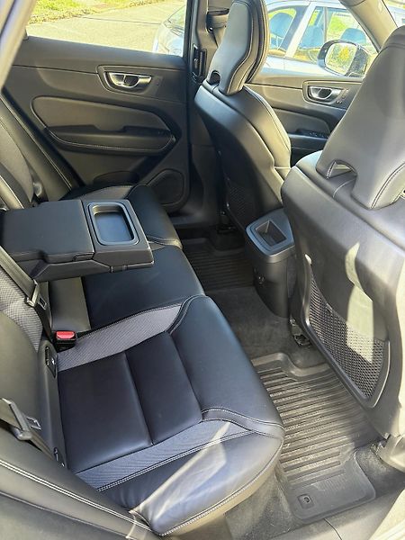 Volvo XC60 (2021) Mild-hybrid 220kW - fotka 7 z 30