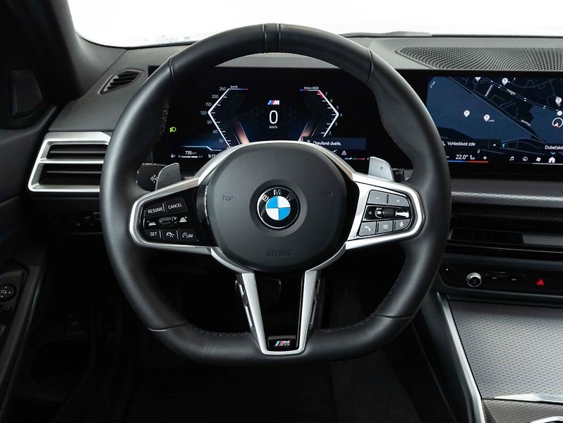 BMW Řada 3 330i xDrive Touring - fotka 13 z 21