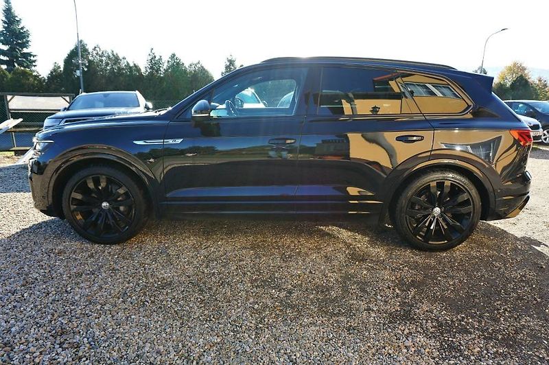 Volkswagen Touareg (2019) R-LINE 3,0 TDI V6 210 kW - fotka 9 z 48