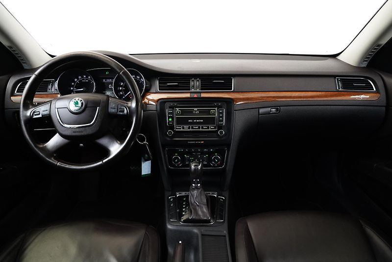 Škoda Superb - fotka 5 z 25