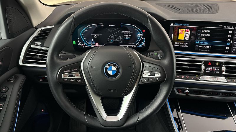 BMW X5 45e AUT xDrive - fotka 9 z 33