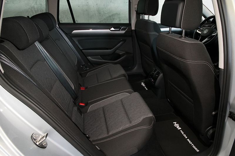 Volkswagen Passat 2.0TDI 110kW Webasto Pano Tažn - fotka 12 z 31