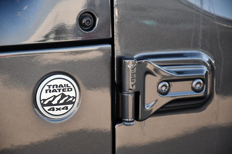 Jeep Wrangler 2.2CRD UNLIMITED REZERVACE - fotka 47 z 51