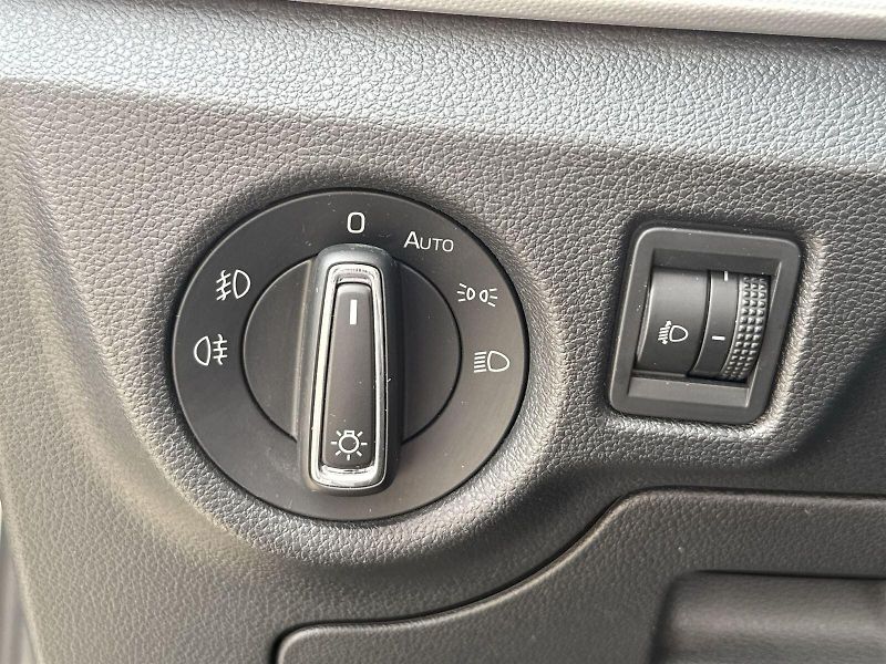 Škoda Scala (2023) 1.0 TSI DSG Ambition - fotka 12 z 31