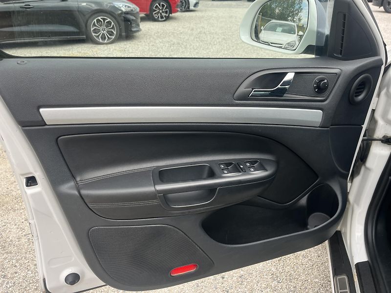 Škoda Octavia (2010) 2.0 TSi 147KW DSG RS - fotka 11 z 19