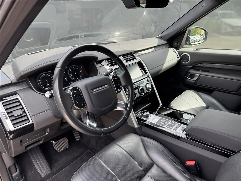 Land Rover Discovery 3,0 SDV6 HSE AWD AT DPH - fotka 9 z 35