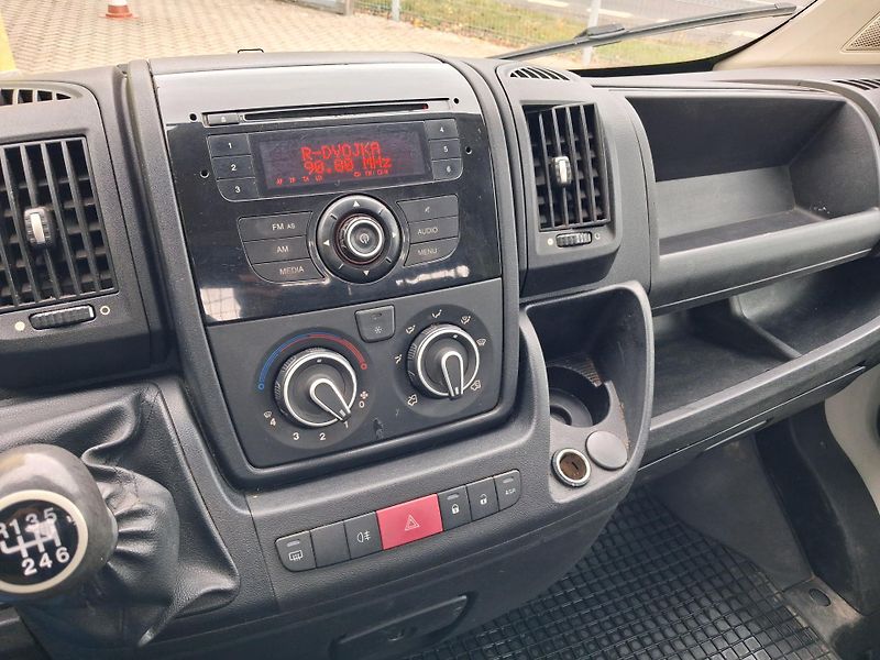 Peugeot Boxer (2012) 2,2 HDi 96kw ČR KLIMA VALNÍK - fotka 11 z 16