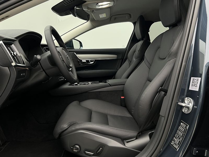 Volvo V90 T6 AWD RECHARGE CORE AUT 1.maj - fotka 3 z 47