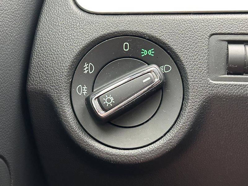 Škoda Rapid 1.0 TSI  Ambition   Plus - fotka 18 z 25