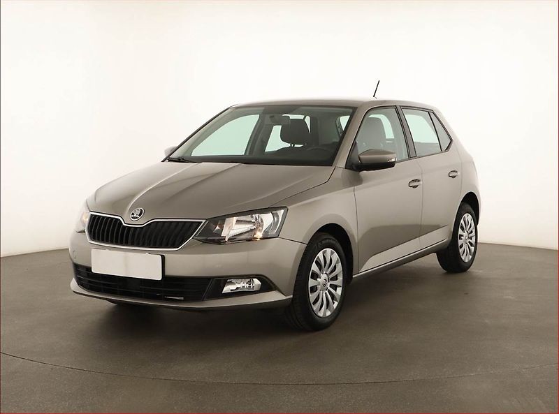 Škoda Fabia (2018) 1.0, Serv.kniha, Park. senzory - fotka 2 z 14