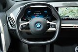 BMW iX 40, SoH 96,8%, SkyLounge,Tažné - náhled 12