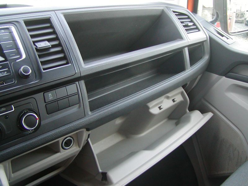 Volkswagen Transporter (2019) 2.0TDCi, TEMP,KLIMA,VÝB STAV - fotka 47 z 69
