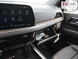 Chevrolet Suburban 6,2 V8 High Country - náhled 36