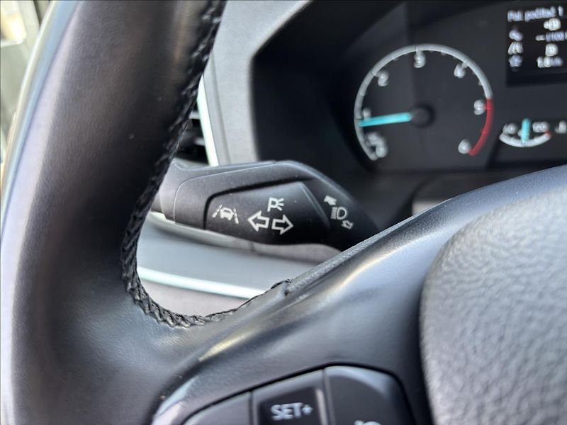 Ford Tourneo Custom 2,0 EcoBlue 110kW L2 Titanium - fotka 29 z 41
