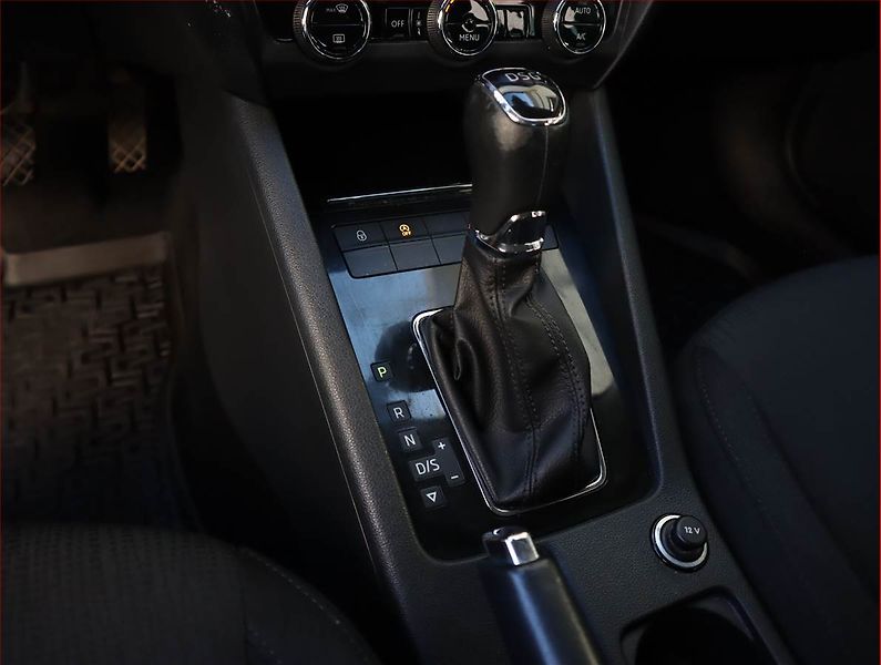 Škoda Octavia (2018) Elegance 1.5 TSI, Automat - fotka 16 z 21