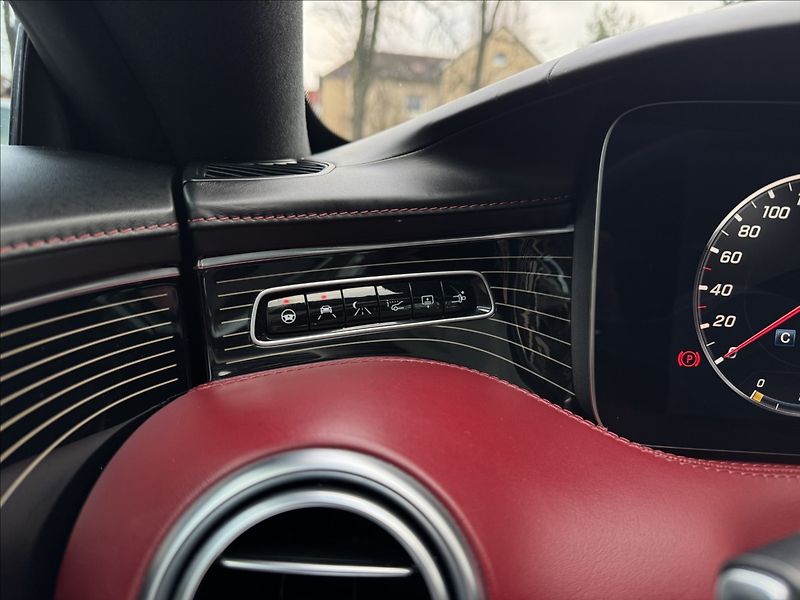 Mercedes-Benz Třídy S S 560 AMG 4Matic Kupé - fotka 17 z 34