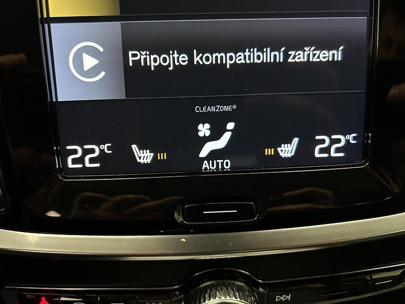 Volvo V60 2.0 T5 INSCRIPTION - fotka 20 z 25