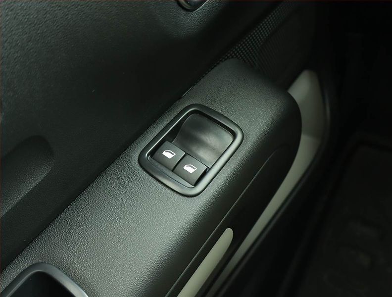 Citroën C3 (2023) 1.2 PureTech, Serv.kniha - fotka 14 z 14