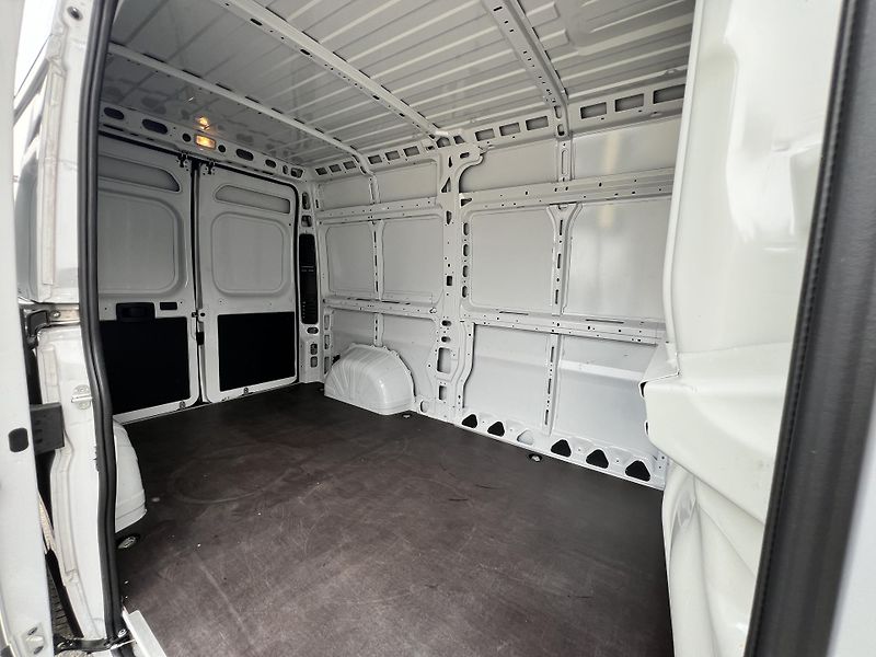 Toyota Proace Max 2.2D L2H2 Active ČR 1.MAJ DPH - fotka 25 z 35