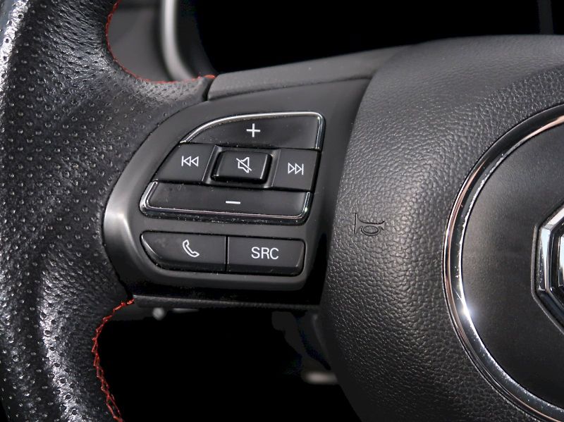 MG ZS (2022) EMOTION 1.5VTi-Tech 77KW - fotka 18 z 33