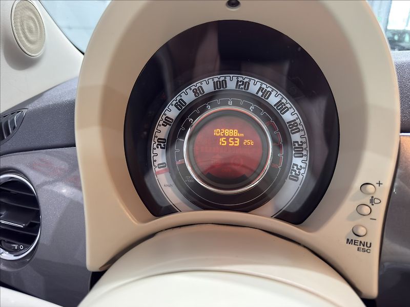 Fiat 500 1,2   i PANO SVĚTLÝ INTERIÉR - fotka 8 z 18