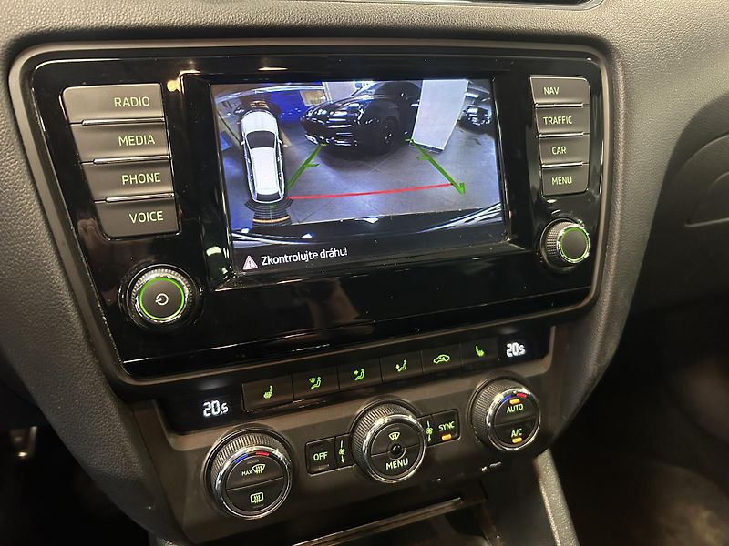 Škoda Octavia (2016) 2.0TDi SCOUT 4x4 DSG Bixe NAVI - fotka 18 z 34