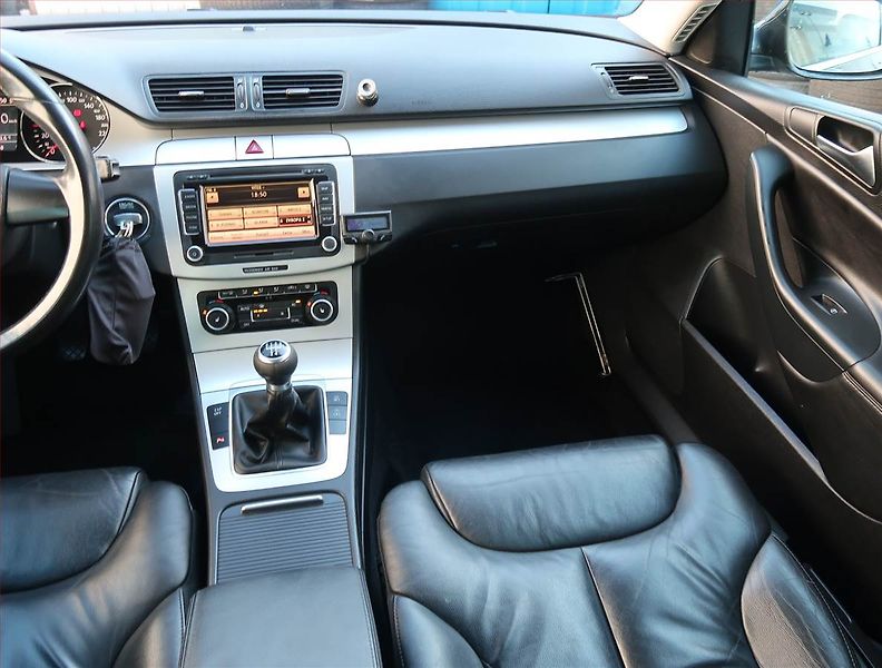 Volkswagen Passat (2010) Highline 1.6 TDI, Eko.zaplacen - fotka 8 z 13