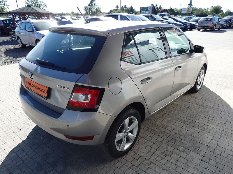 Škoda Fabia 1,0i 81kW KLIMA,najeto 59200km - fotka 4 z 15